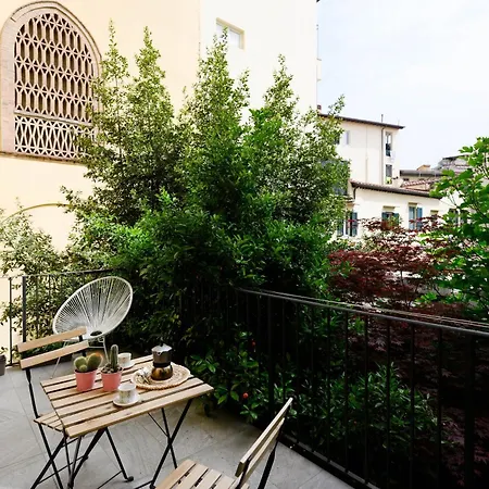 Santa Maria Novella Deluxe Apartment