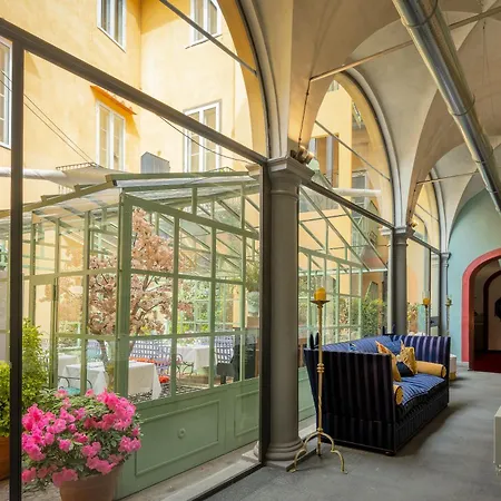 Number Nine Hotel
