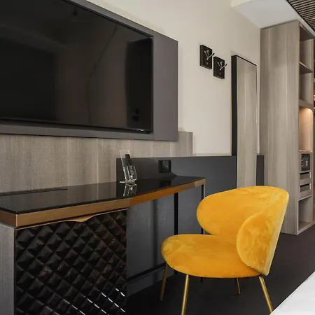 Hotel Iq