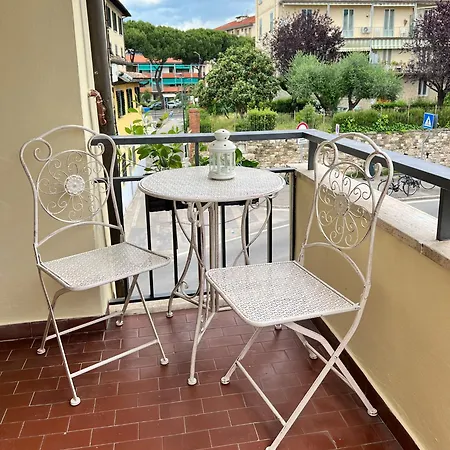L'angolo Di - The Corner Флоренция