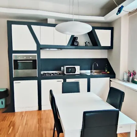 Toc Toc - Modern In Apartment *