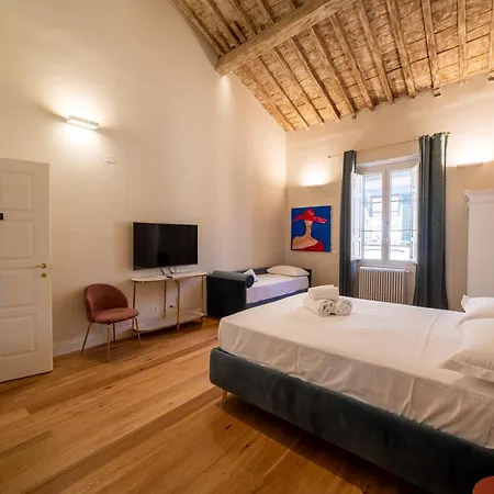 Konukevi Residenza D'epoca Palazzo Salviati Quaratesi