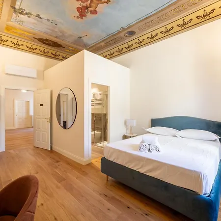 Konukevi Residenza D'epoca Palazzo Salviati Quaratesi