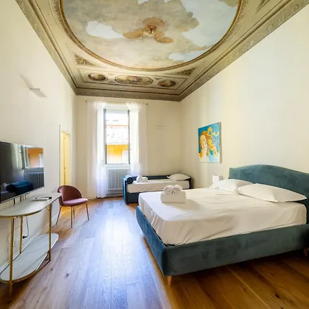 Konukevi Residenza D'epoca Palazzo Salviati Quaratesi Floransa