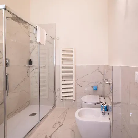 Konukevi Residenza D'epoca Palazzo Salviati Quaratesi