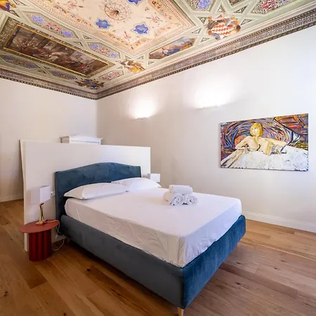 Konukevi Residenza D'epoca Palazzo Salviati Quaratesi Floransa