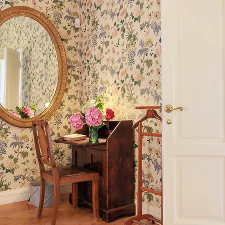 Apartment Huge With Private Garden Florenz