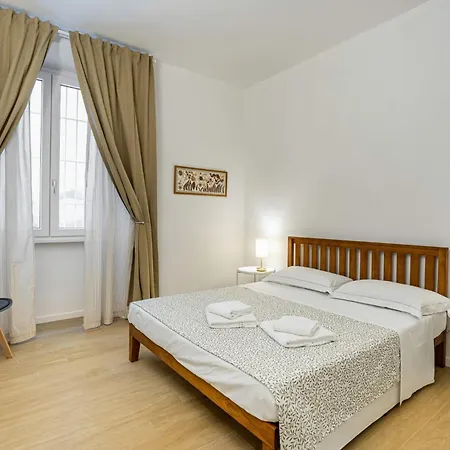 Apartment Giardino Della Fortezza Modern X6 With Patio