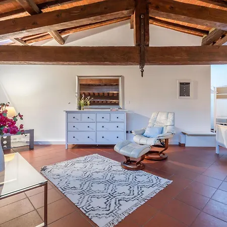 Rondinelli Escape Apartment