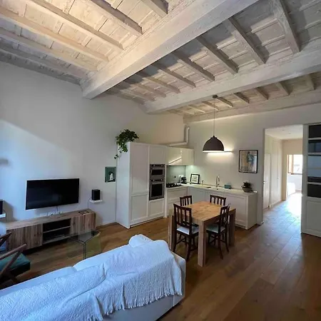Apartment Domus Lucrezia *