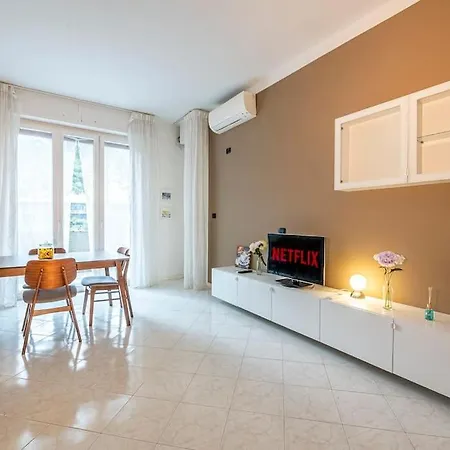 Tranvia Federiga - Con Doppio Balcone Apartment *