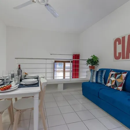 Charming Loft Near The Duomo Cathedral Apartamento
