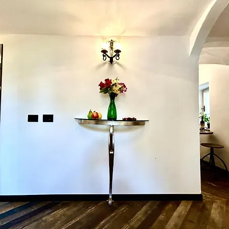 Torre Elvira Apartment