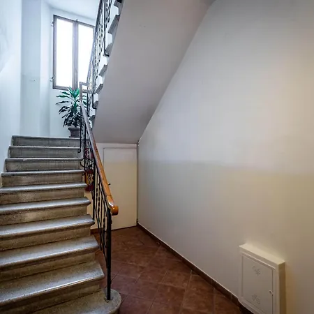 Apartment Yd Aleardi Luminous And Comfy