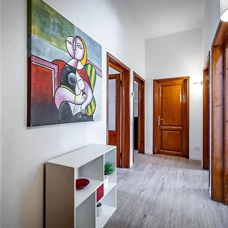 Yd Aleardi Luminous And Comfy Apartment