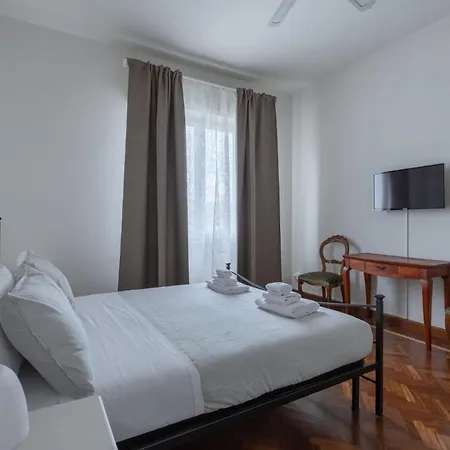 Family Large In Apartment Florenz