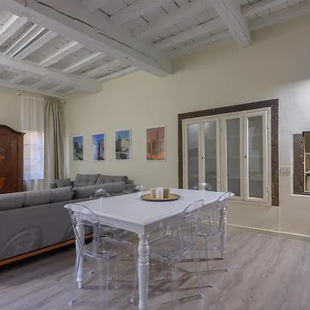 Beautiful Flat In Oltrarno * Florenz