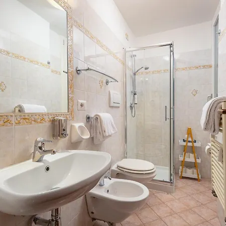 Lilium Hotel 3*