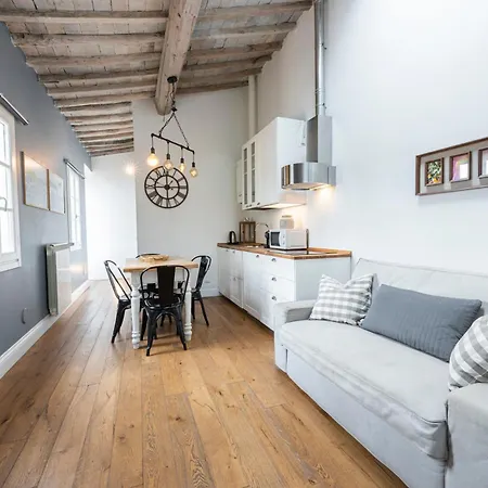 Apartment Nest By Mmega *