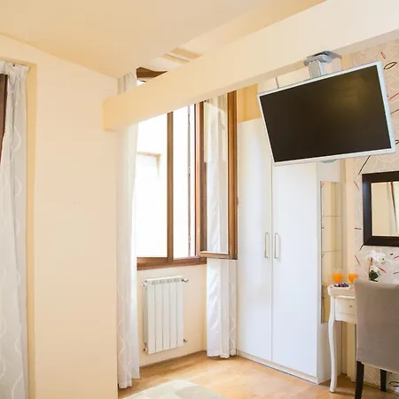 Апартаменты Ponte Vecchio Luxury Retreat