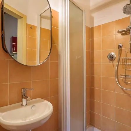 Lovely Cozy Flat 2 Bedrooms Διαμέρισμα *
