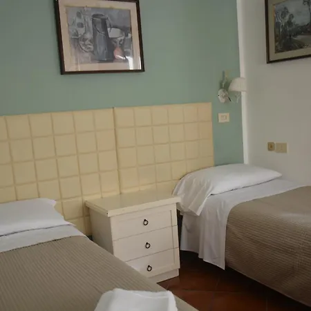 Hotel Mannolini 2*