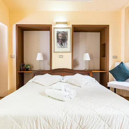 Апартаменты Ponte Vecchio Luxury Retreat *