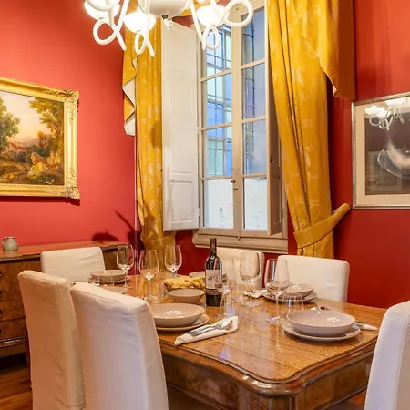 Royal Mansion Of Tommaso Corsini Apartment