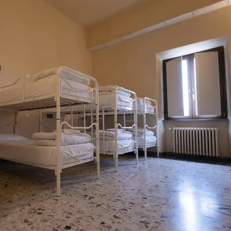 & 7 Hostel