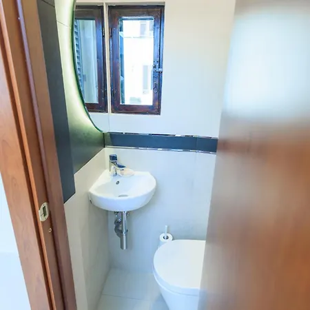 Adam And Eve Apartment Florence