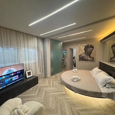 Ercole With Jacuzzi Pool