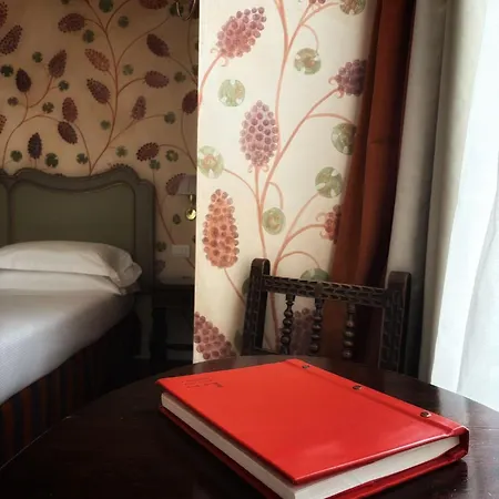 Bed and Breakfast Antica Torre Tornabuoni 4*