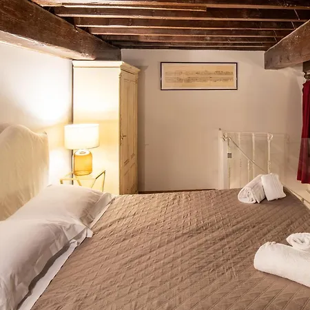 Apartment Rondinelli Charme Bijoux - Elegance In The Heart Of Florence