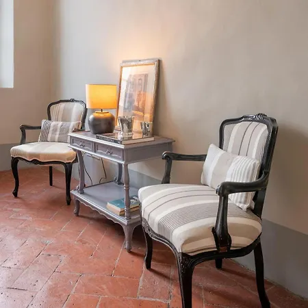 Apartment Stunning In Antique Xii Florence