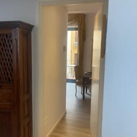 Machiavelli Palace מלון 3*