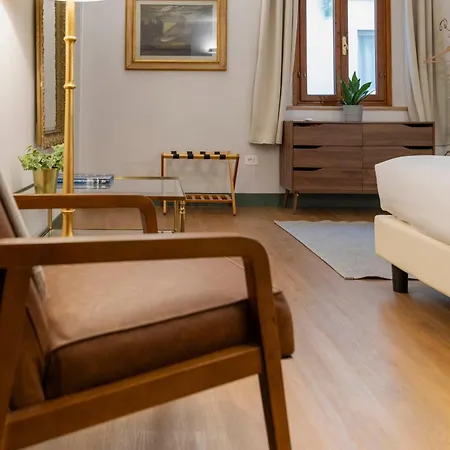 Zanobi 45 * Florence