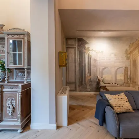 Palazzo Doni By Art