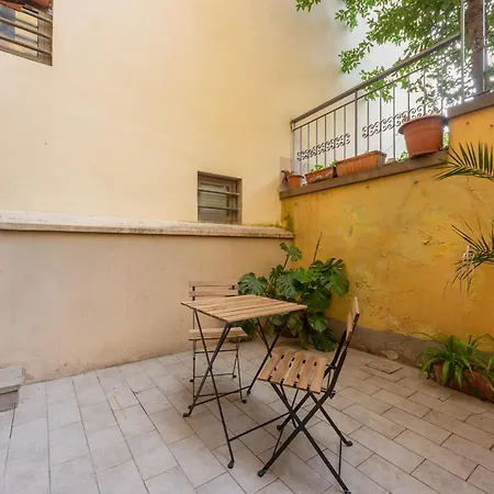 One Bedroom With Patio N2 Apartmán