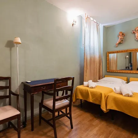 Santa Croce Retreat Floransa