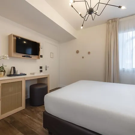 Globus Urban Hotel