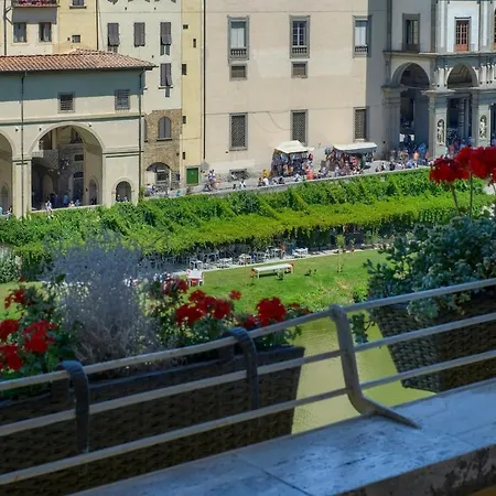 Wonderful Terrace Over Ponte Vecchio With Elevator Apartment Florence