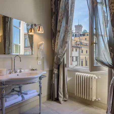 Bed & Breakfast Palazzo Della Stufa Residenza D'epoca 3*