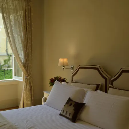 Palazzo Della Stufa Residenza D'epoca Bed & Breakfast 3*