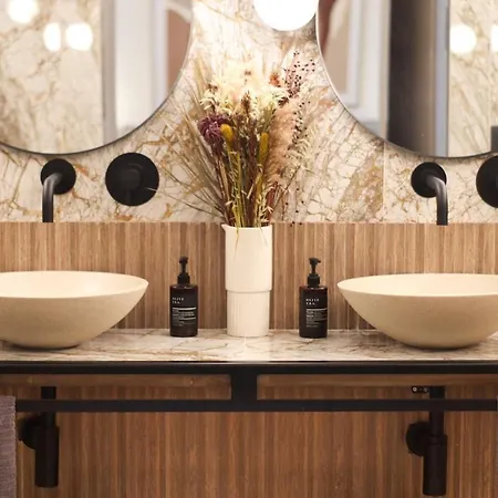 Four Seasons Апартаменты *