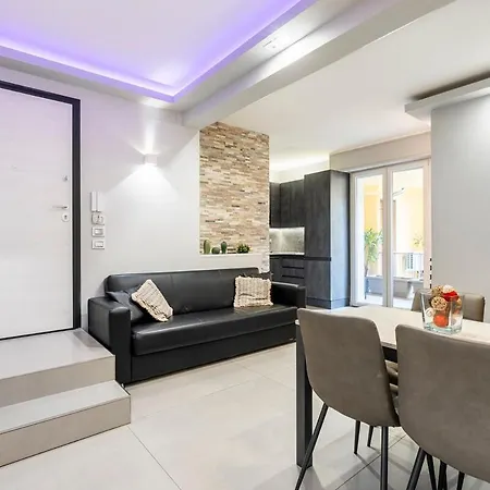 New - 2 Min Metro Batoni - Luxury Con Posto Auto Апартаменты *