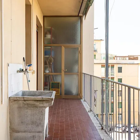 Sadio Artemio Franchi Shine With Terrace * Florenz