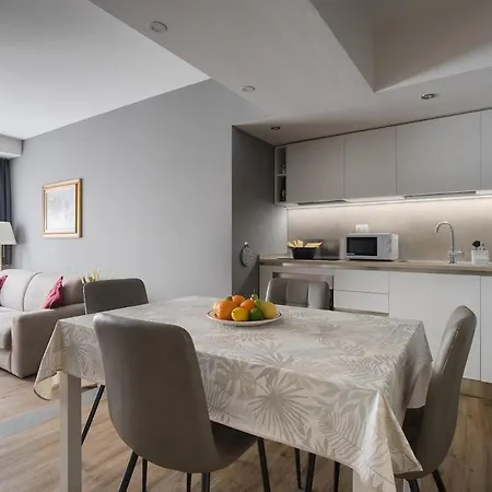No 32 - Modern Luxury *