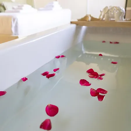 Retreat With Romantic Bathtub * Florenz