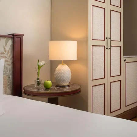 Hotel Nh Collection Porta Rossa 5*