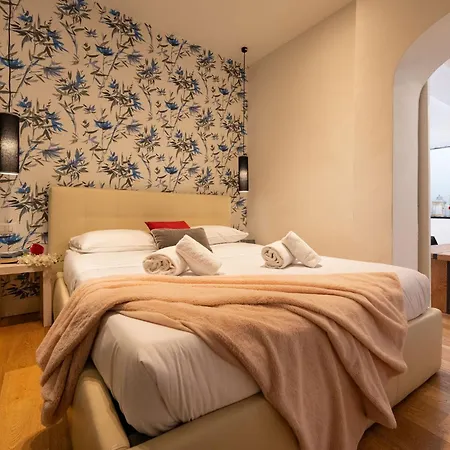 Apartment Ta - One Bedroom Luxury In The Fashion District Florence